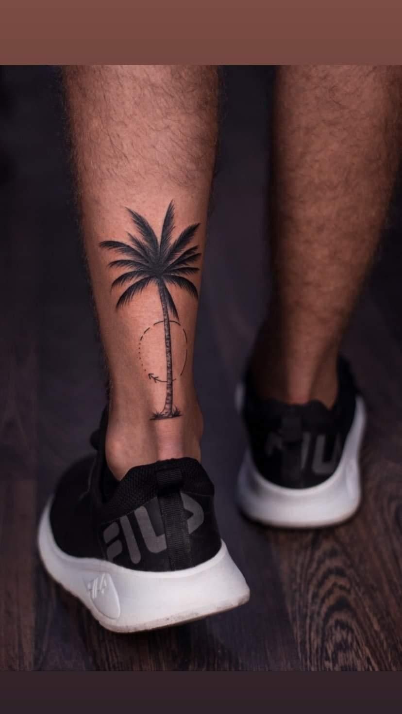 Tatuagem na Panturrilha Masculina