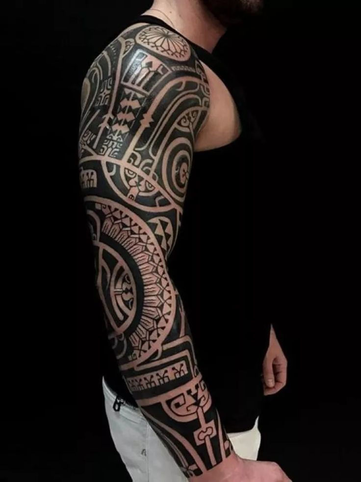Tatuagem Maori no Braço