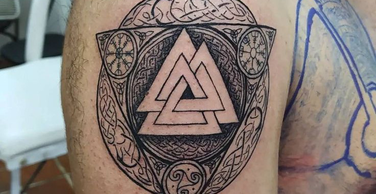 tatuagem viking valknut