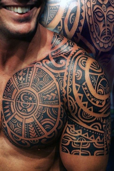 Tatuagem no Peito