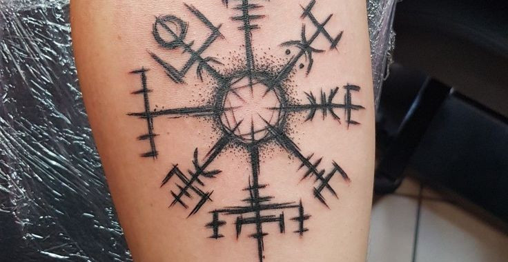 tatuagem vikings runas