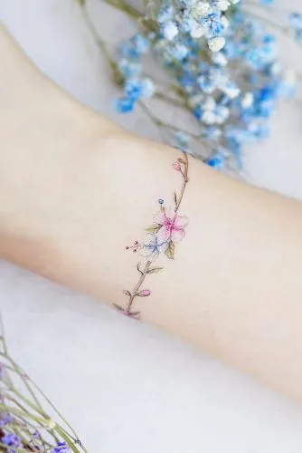 Melhores Tatuagens Discretas Para Mulheres 