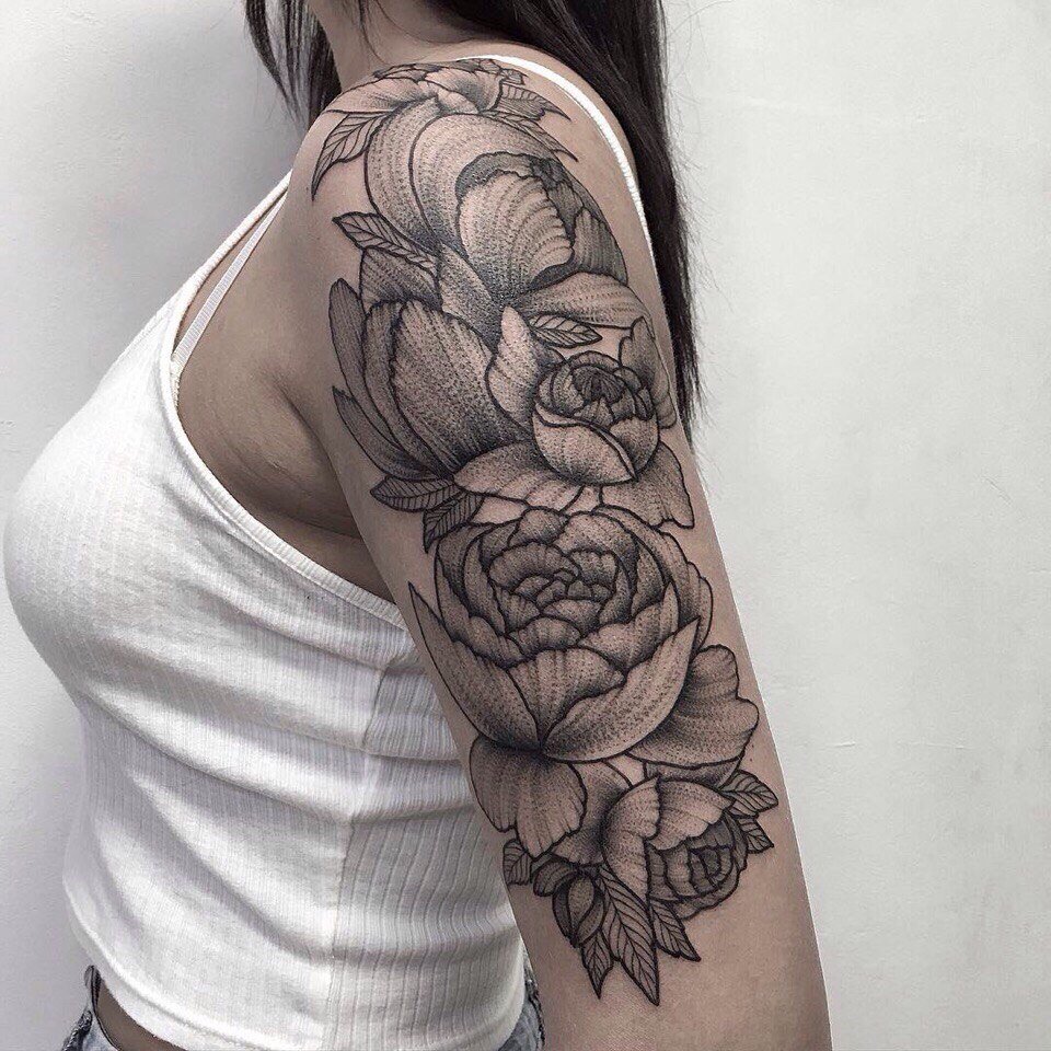 Tatuagem Feminina no Ombro