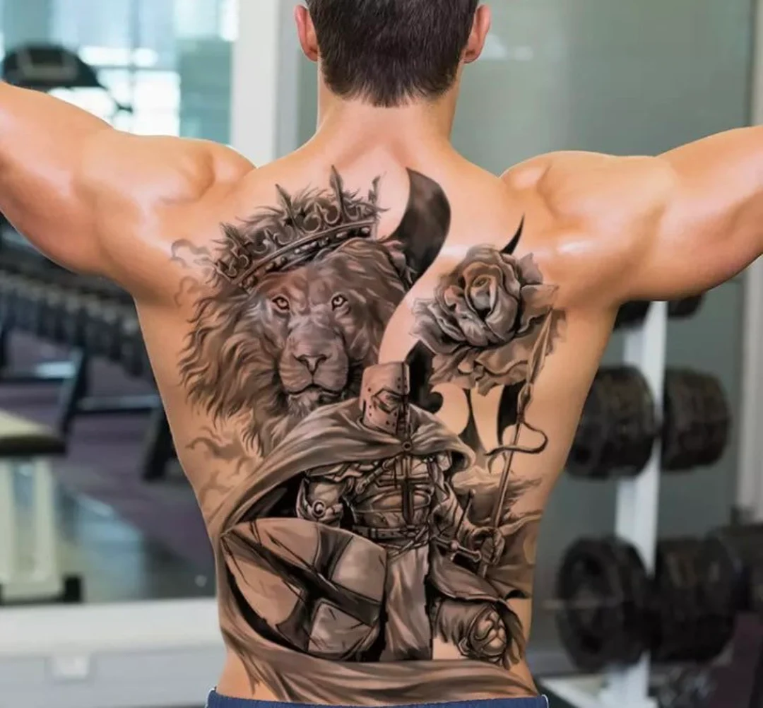 imagem mostra Tattoo Costas