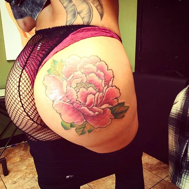 imagem de Tatuagem na Bunda Feminina