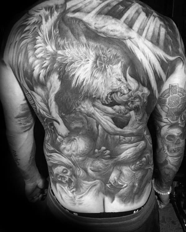 imagem mostra Tattoo Costas