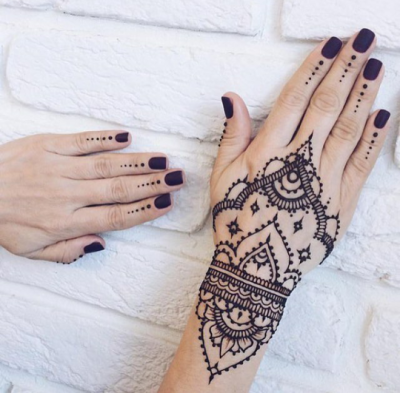 Imagem de Tatuagem Feminina na Mão