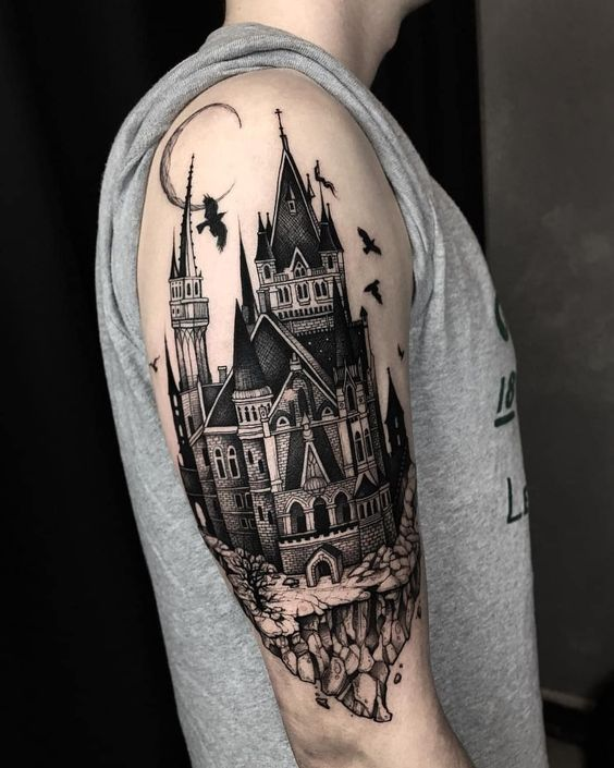 Tatuagem Masculina no Ombro