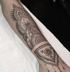 Imagem de Tatuagem Feminina na Mão