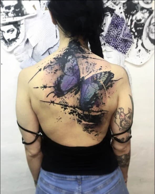 imagem mostra Tattoo Costas