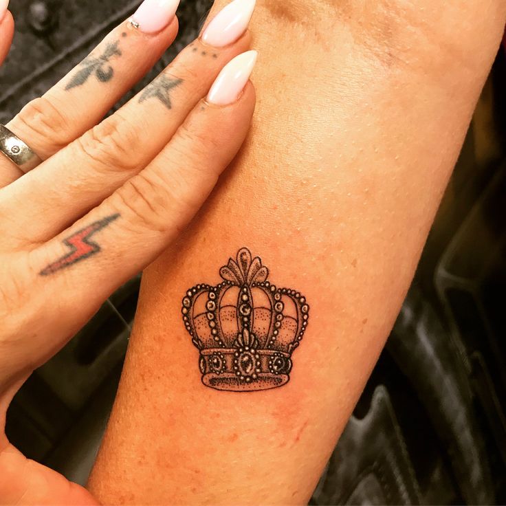 Royal Tattoo 