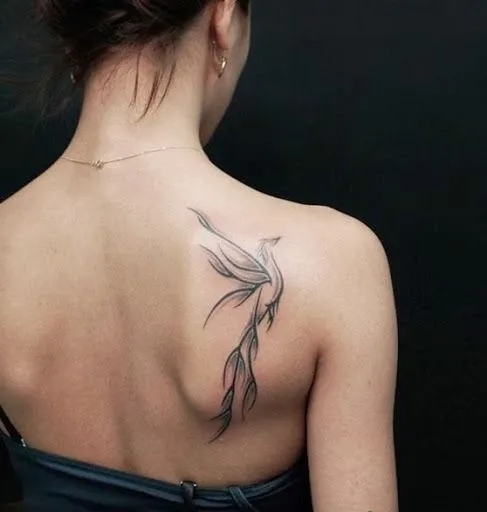 Tatuagens Femininas no Ombro Delicadas