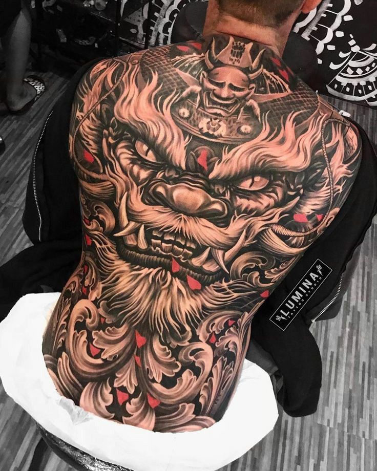 imagem mostra Tattoo Costas