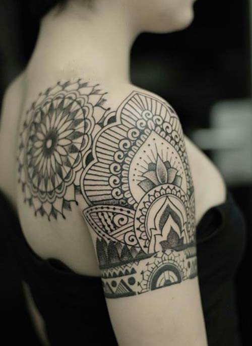 Tatuagem Feminina no Ombro