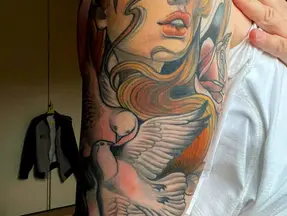 Tatuagem de Afrodite: Expressão Artística e Simbolismo