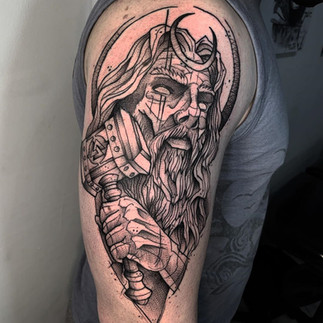 Tatuagem Masculina no Ombro