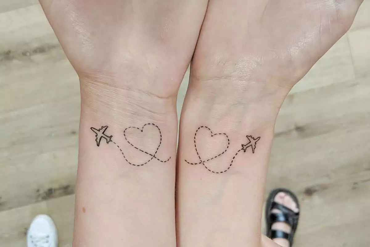 Imagem  mostrando Tatuagem de Amigas