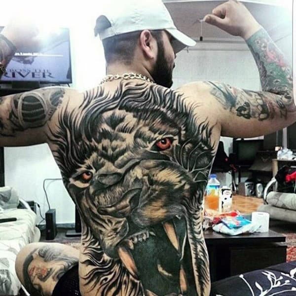 imagem mostra Tattoo Costas