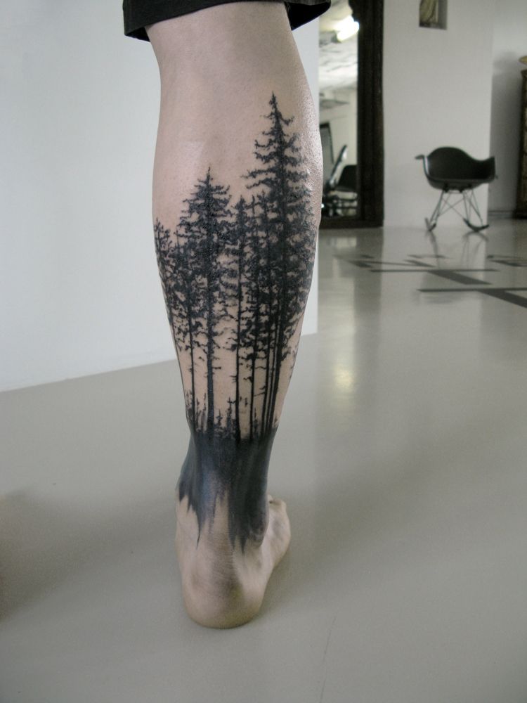 Tatuagem na Panturrilha Masculina