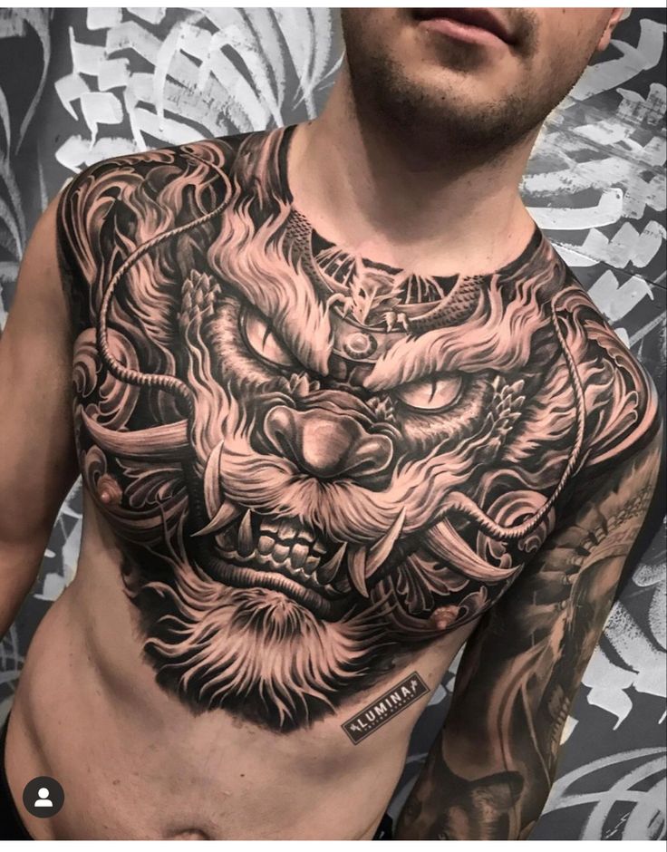 Tatuagem no Peito