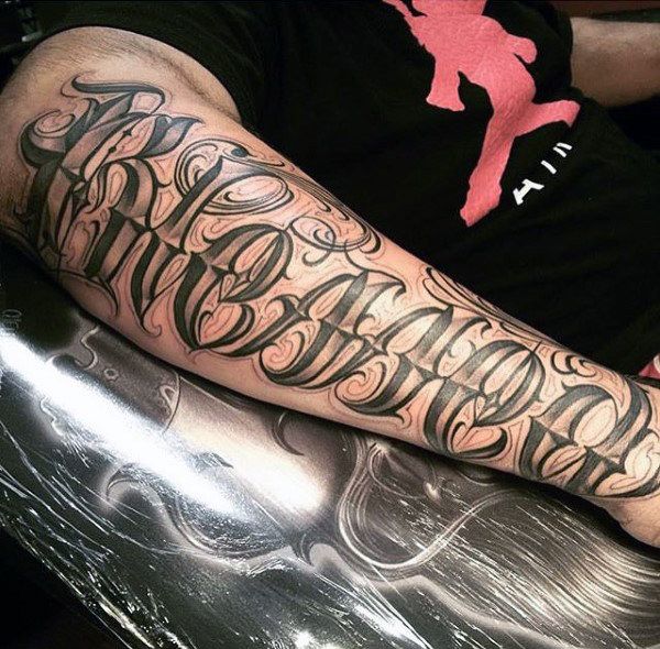 Tatuagem em Lettering
