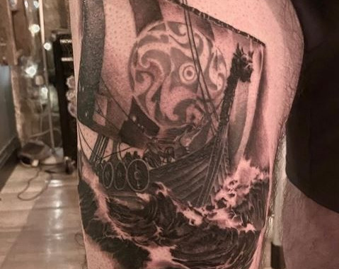 tatuagem viking drakkar
