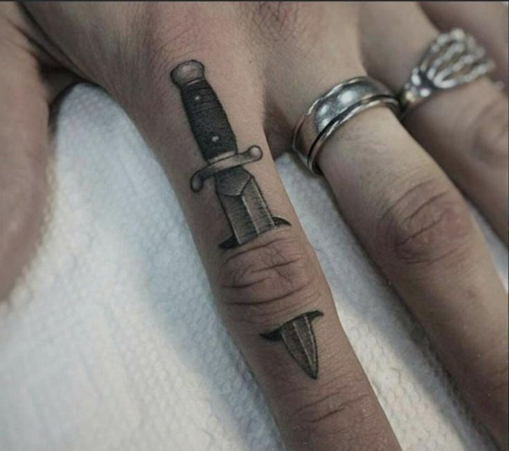 Tatuagens Pequenas Masculinas: 70 Ideias para Inspirar você
