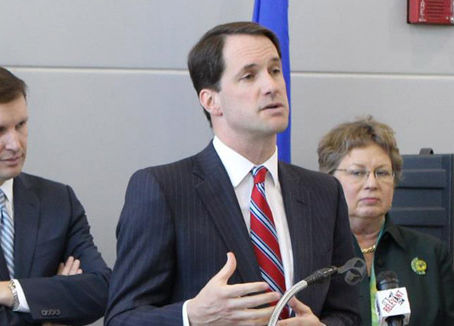 Congressman Jim Himes Speaking at Immigration Meeting