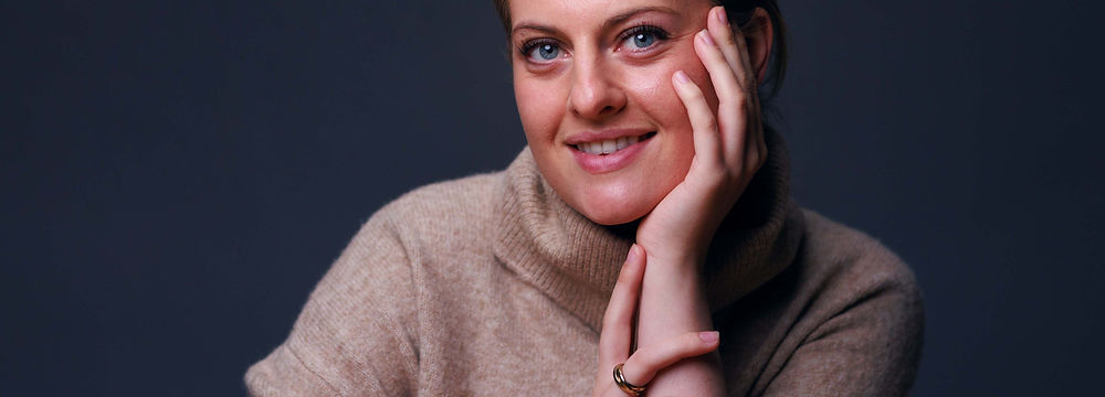Smiling woman portrait photoshoot