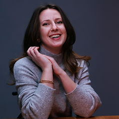 Smiling woman's portrait photoshoot