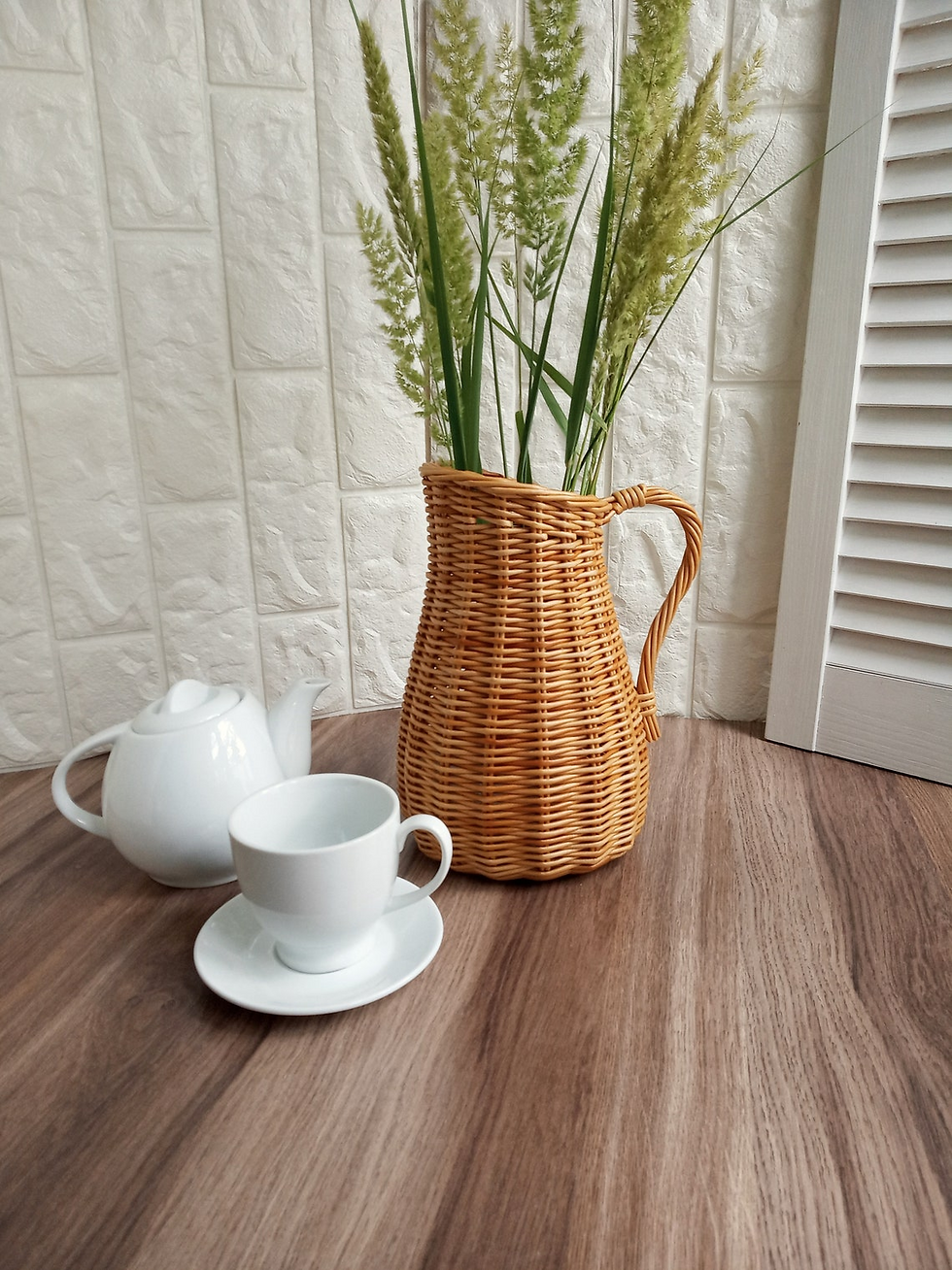 Küçük resim: Doğal Rattan Saksılık Sürahi – Dekoratif Bitki Tutucu