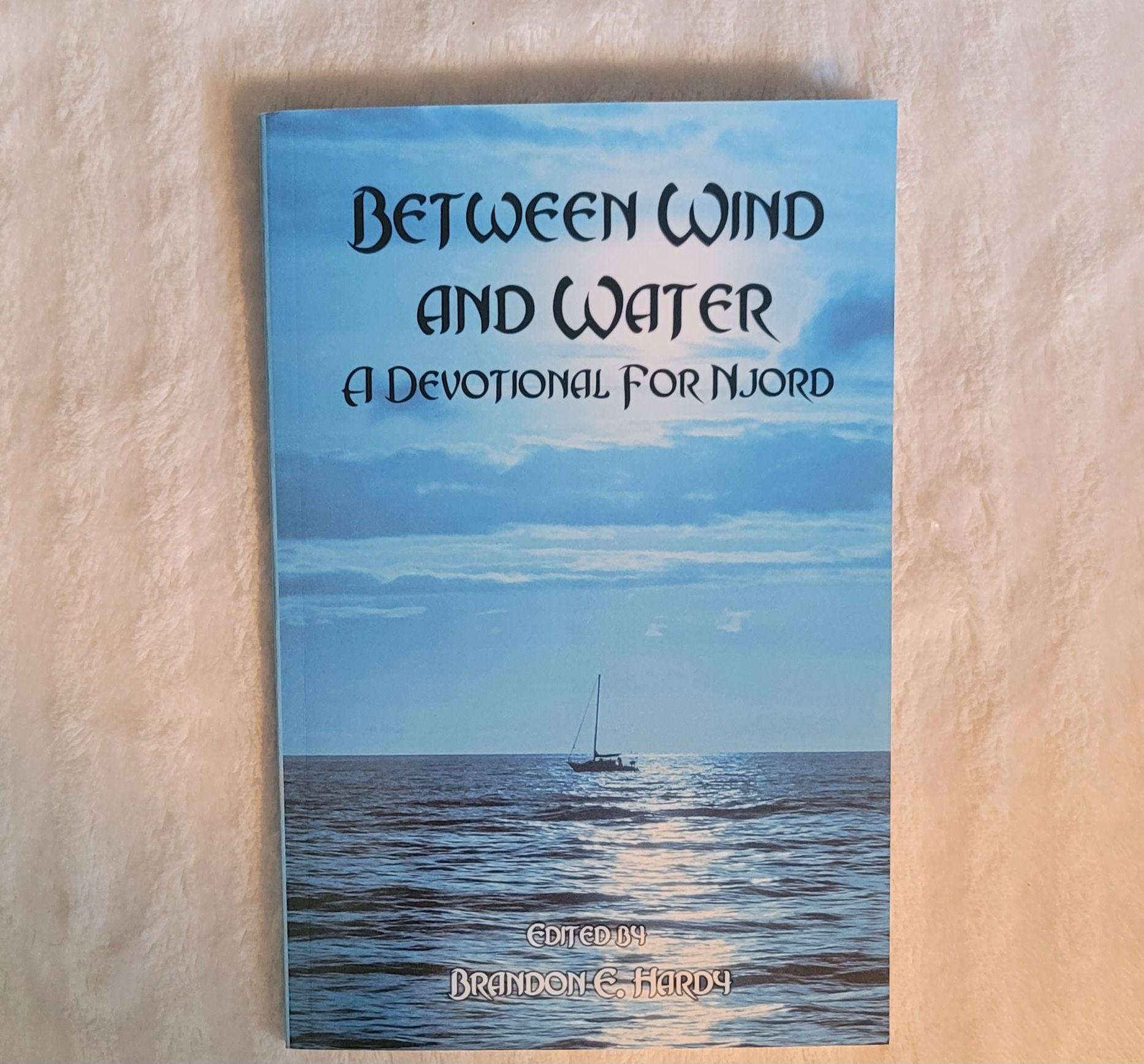 Book – Between Wind and Water (Njord) - Hardy