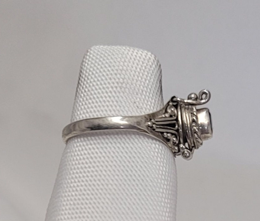 Thumbnail: Ring – Topaz Poison 925 (.10oz B30-Bg11#461)