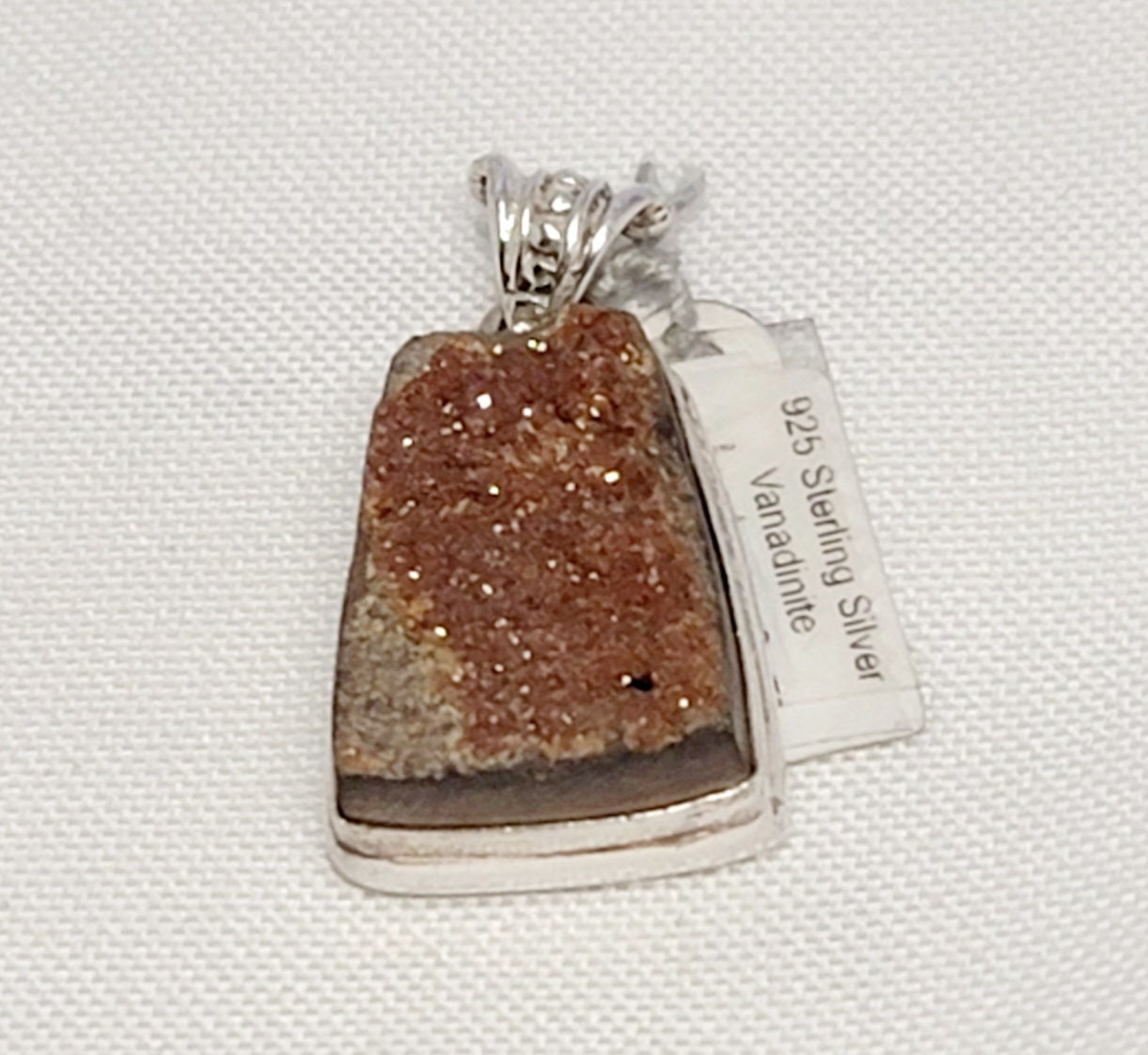 Pendant – Vanadinite 925 (.35oz B30-Bg17#770)