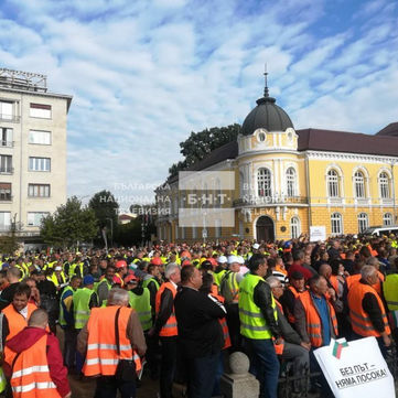 BULGARIA - Strike of road construction workers!