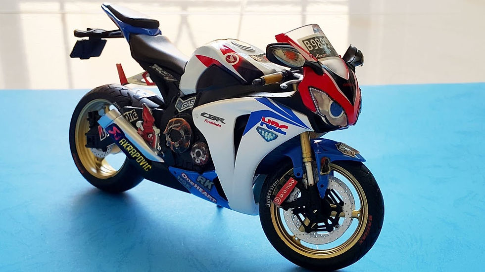Miniatura: Honda CBR 1000RR diecast model motorcycle