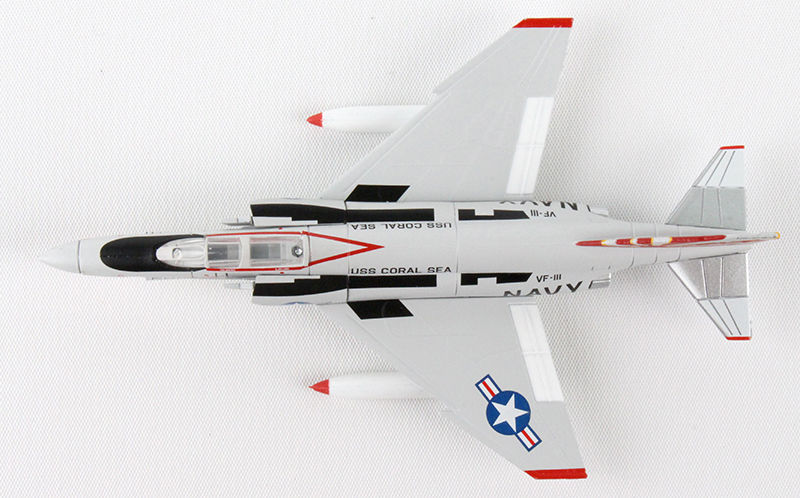 Miniatura: Daron Die-cast 1:155 McDonnell Douglas F-4B