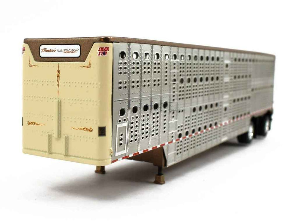 Miniatura: Kenworth W900L with 86" Studio Sleeper and Wilson Silverstar Beige
