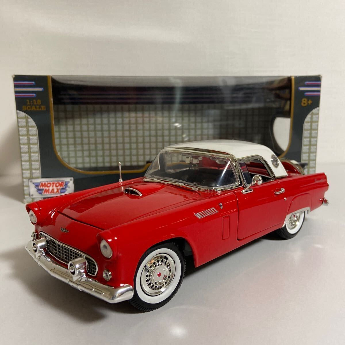 Motormax Diecast 1/18 1956 Ford Thunderbird Red