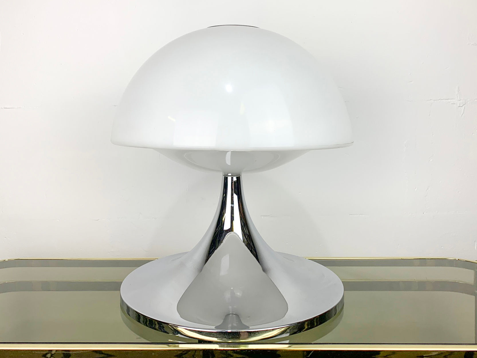 Chrome mushroom lamp