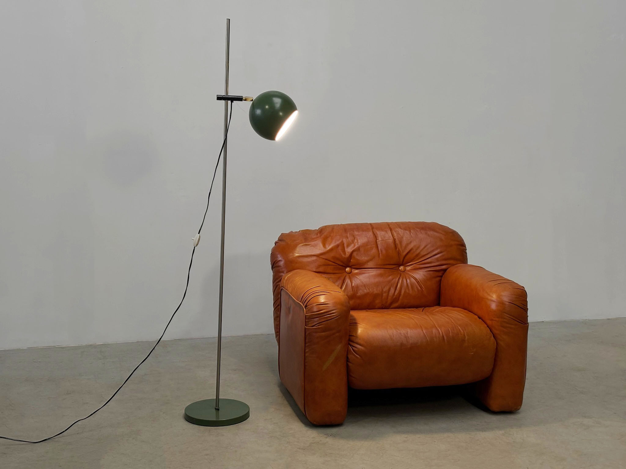 Green floor lamp by HKA Helsingin Kaasuvalo