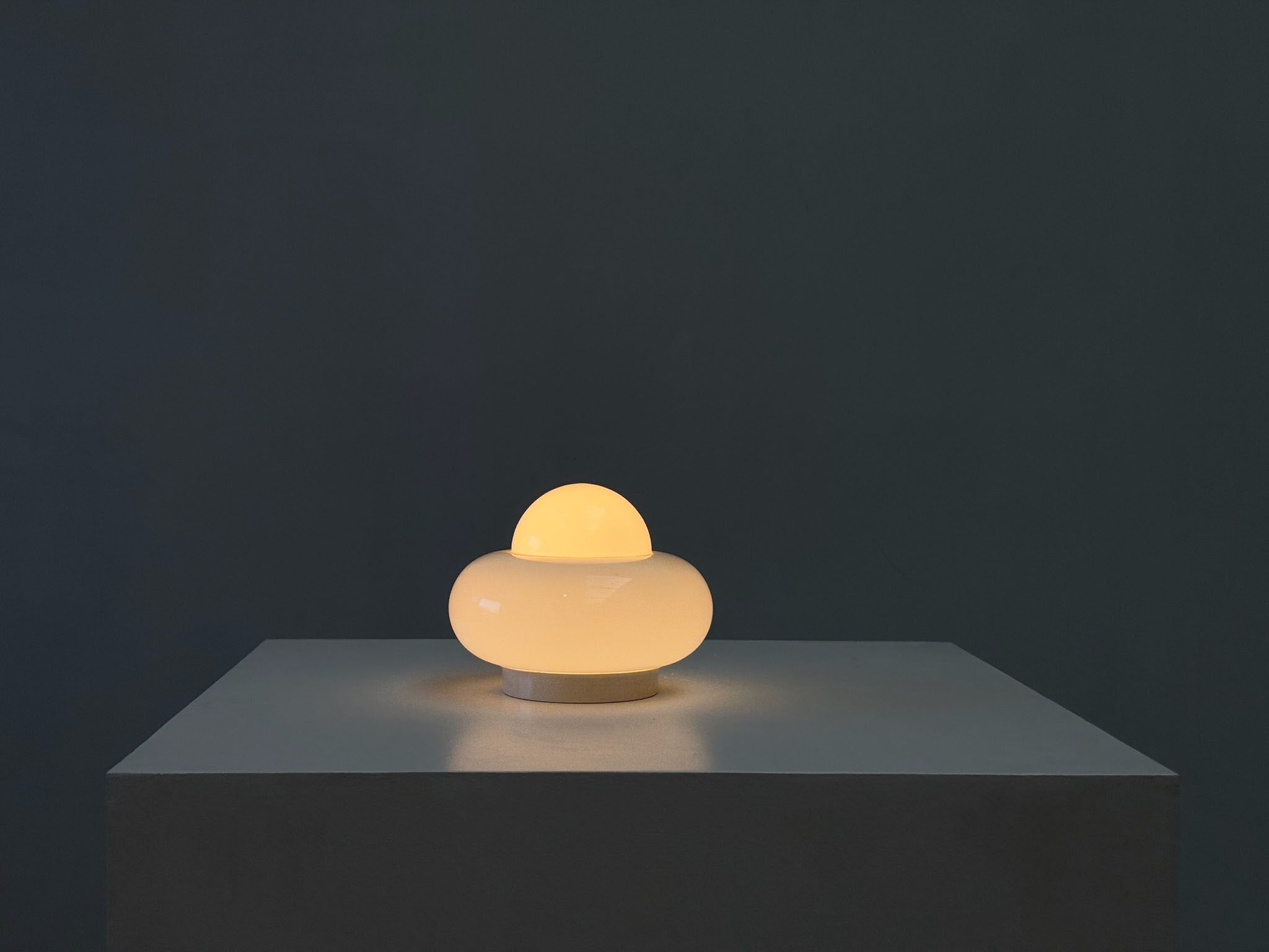 White opaline mushroom table lamp