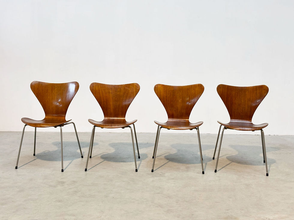 Thumbnail: Early set of four Butterfly chairs by Arne Jacobsen for Fritz Hansen