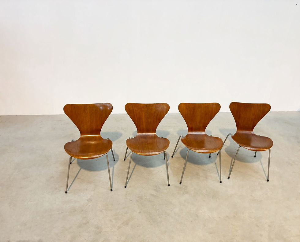 Thumbnail: Early set of four Butterfly chairs by Arne Jacobsen for Fritz Hansen