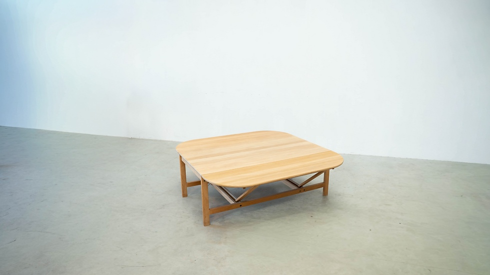 Thumbnail: Drop-Leaf Coffee Table 5396 by Søren Holst for Fredericia Furniture