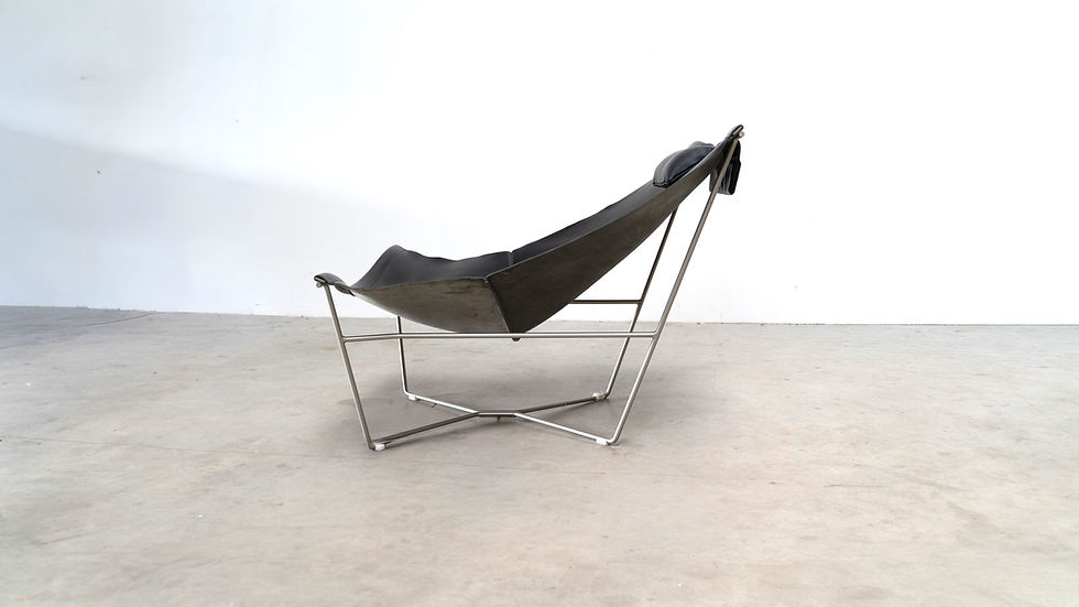 Thumbnail: Semana lounge chair by David Weeks