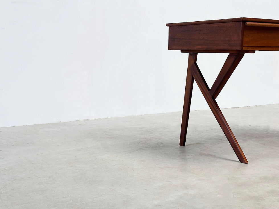 Thumbnail: Freestanding elegant Italian desk