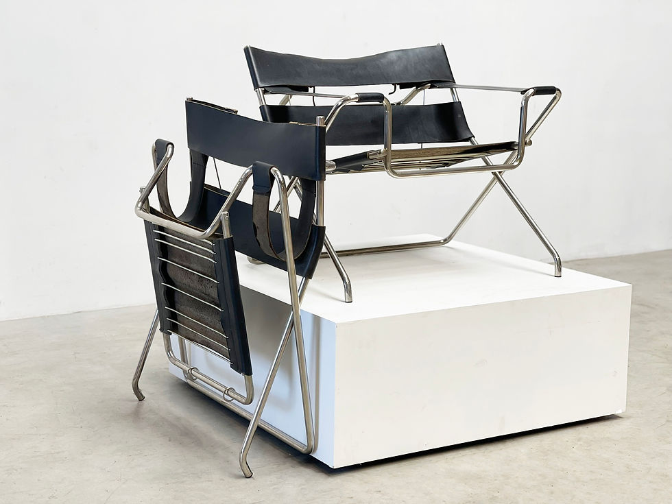 Thumbnail: Couple of 1970's black leather D4 lounge chairs by Marcel Breuer