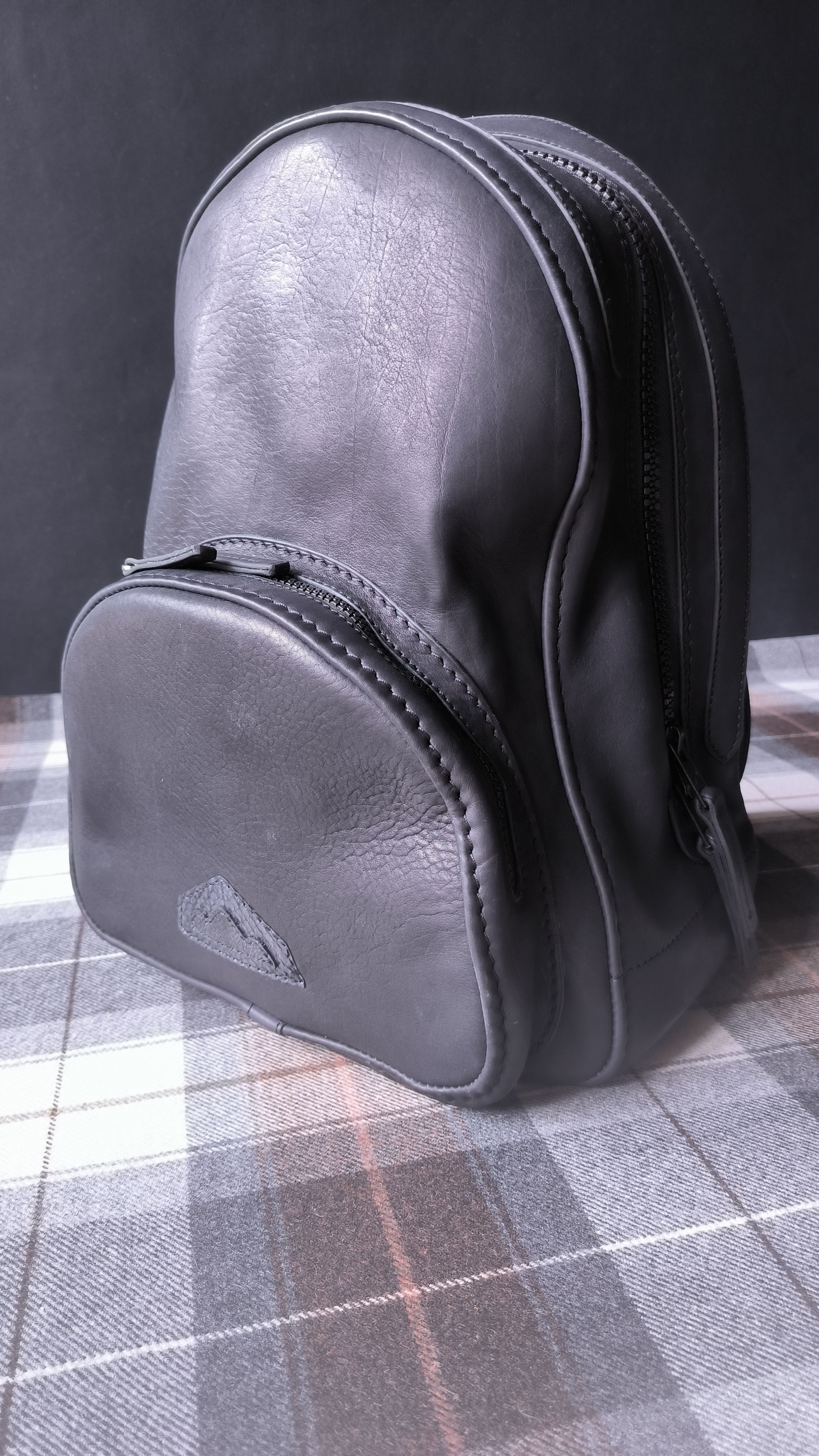Sac à dos L+ en cuir bleu nuit