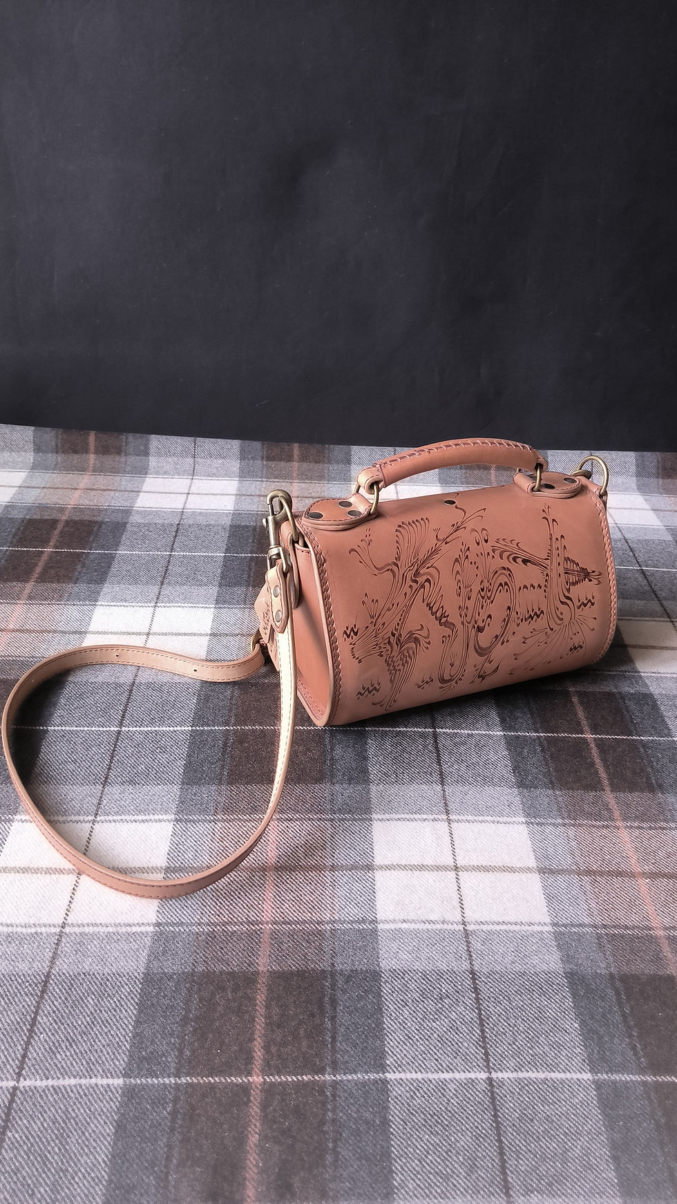 Miniature : Sac bandoulière en cuir tatoué naturel 